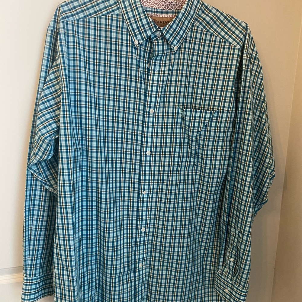 Ariat button down shirt size XL